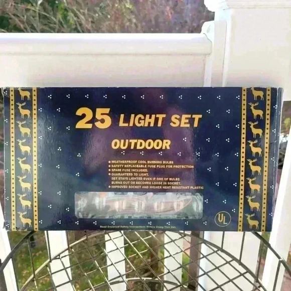 Never Used, Open Box Christmas 25 Light Set Outdoor/ Tested Not Longer in Stores - Picture 1 of 6
